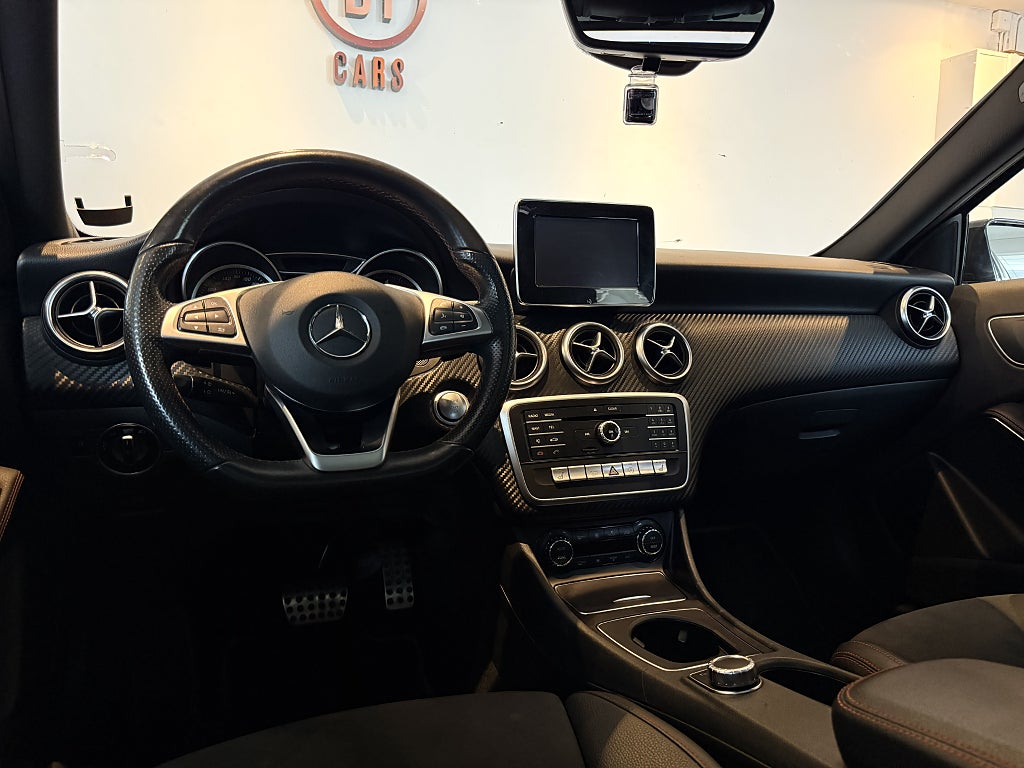 Mercedes-Benz A 200 d 7G-DCT AMG Line PANORAMA NIGHT PACK B-KAM