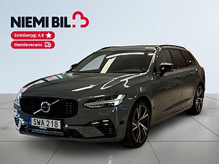 Volvo V90 Recharge T6 AWD Plus Dark Mvärme Drag Bkamera S&V-däck – bild 1