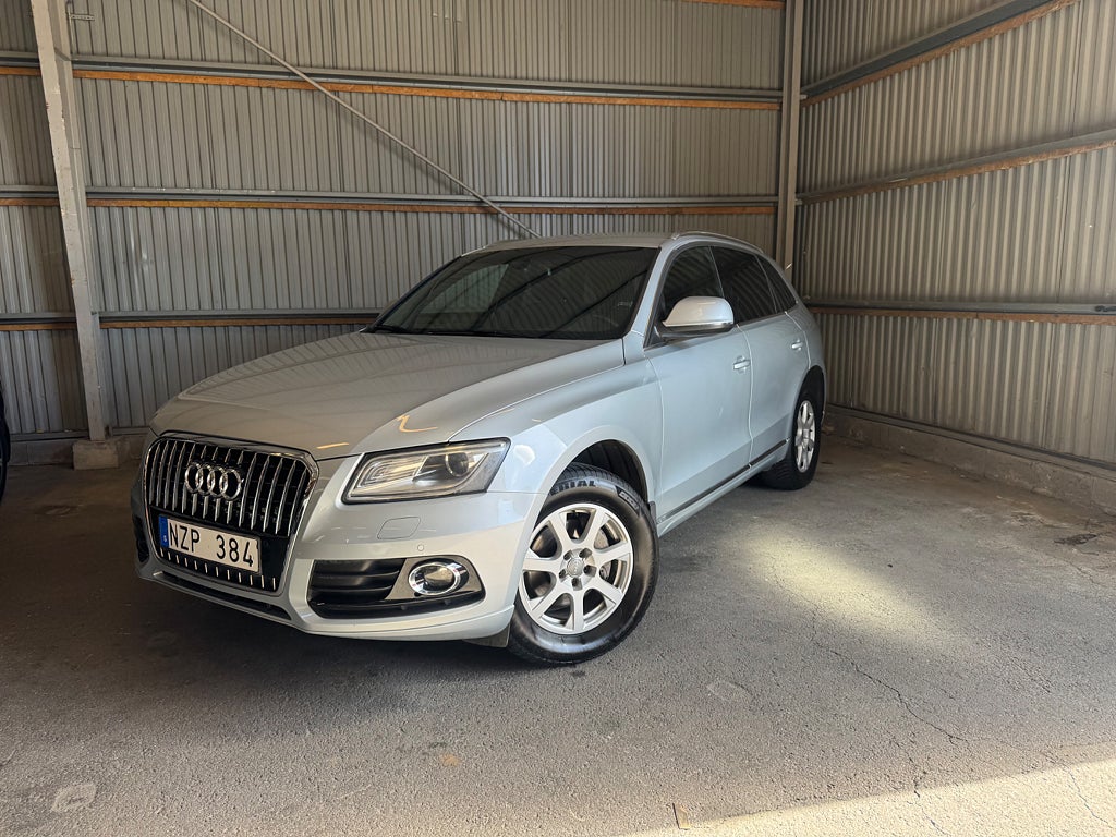 Audi Q5 2.0 TDI DPF quattro S Tronic Design CarPlay Dragkrok 