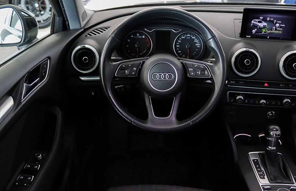 Audi A3 Sportback Proline Sport Edition Värmare 150hk