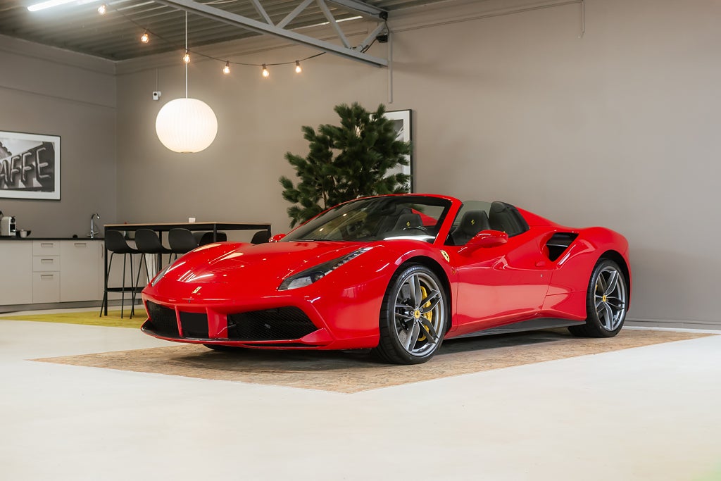 Ferrari 488 GTS Spider, Carbon Fibre Exterior Package