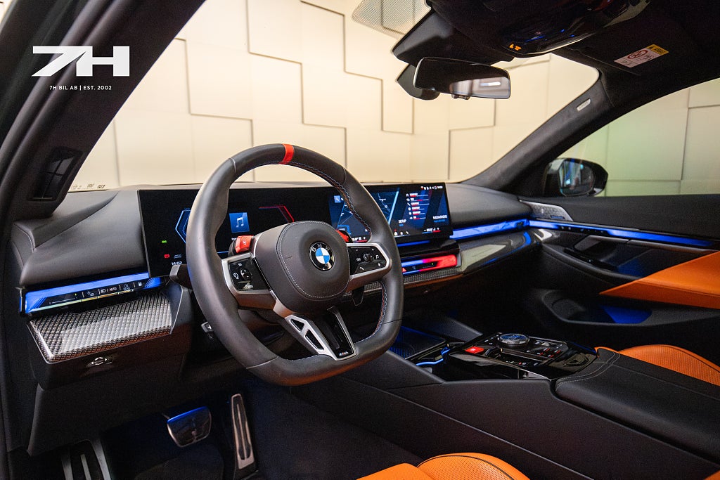 BMW M5 Touring M / Pano / Drag / B&W / HuD / Vent. Säte