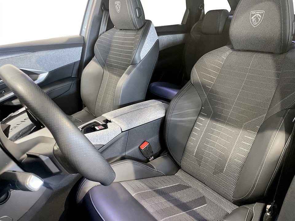 Bild på Peugeot 5008 GT Hybrid 145hk Aut 7-SITS B-KAMERA CARPLAY
