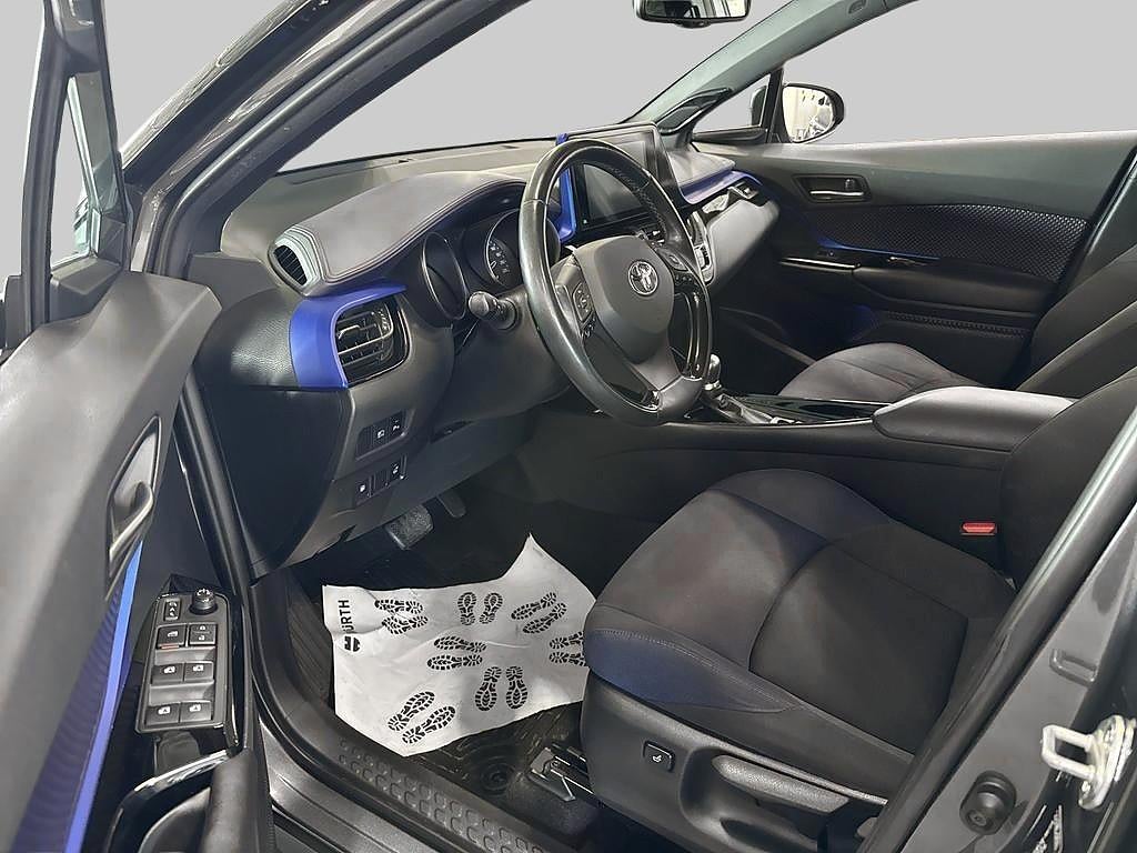 Toyota C-HR 2018 - miniatyr 8