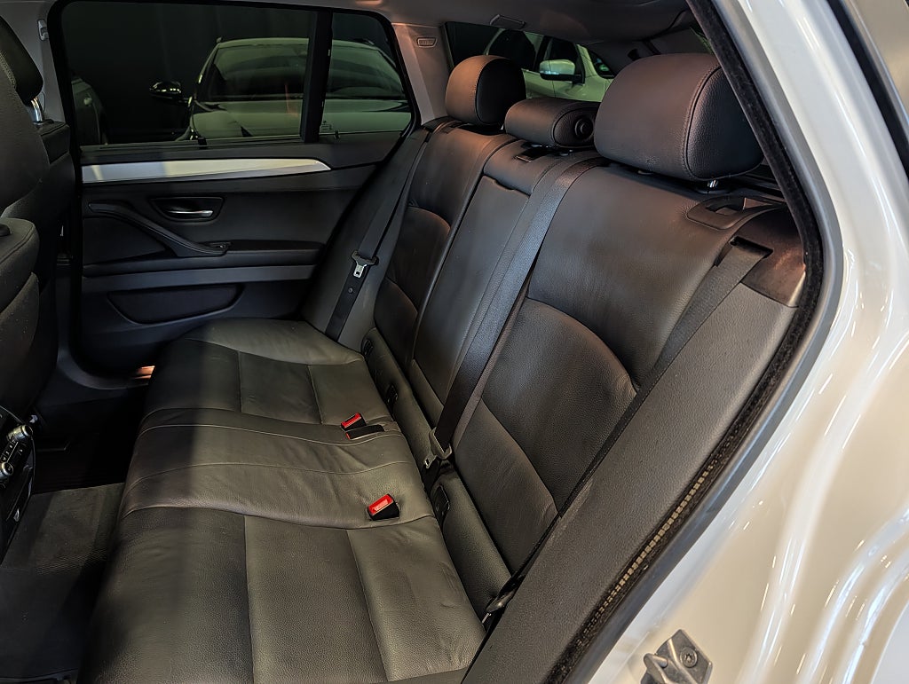 BMW 520d 190hk xDrive Touring Steptronic/Panorama/ NAV/Läder