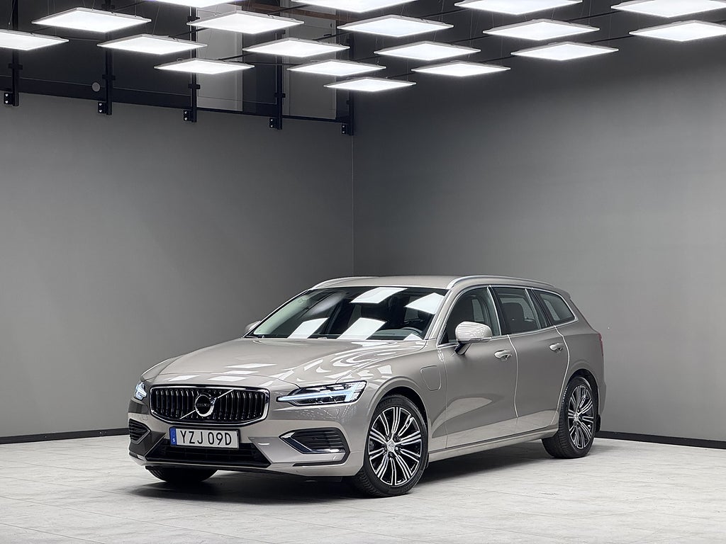 Volvo V60 Recharge T6 AWD/VOC/B-Kam/KAMPANJ 3,99%