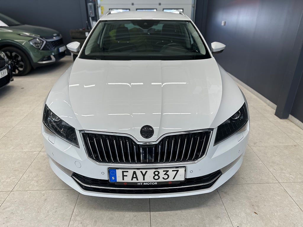 Skoda Superb Kombi 2.0 TDI 4x4 L&K/4.99%/B-Kamera/Värm/Drag/Canton