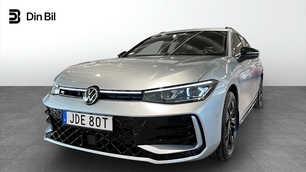 Volkswagen Passat Sportscombi R-Line Black Edition 272hk | Panoramatak | Drag