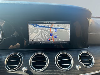 Mercedes-Benz E 220 T d 4×4 AMG Line Drag Dvärme Panorama 360° Navi S&V – bild 11