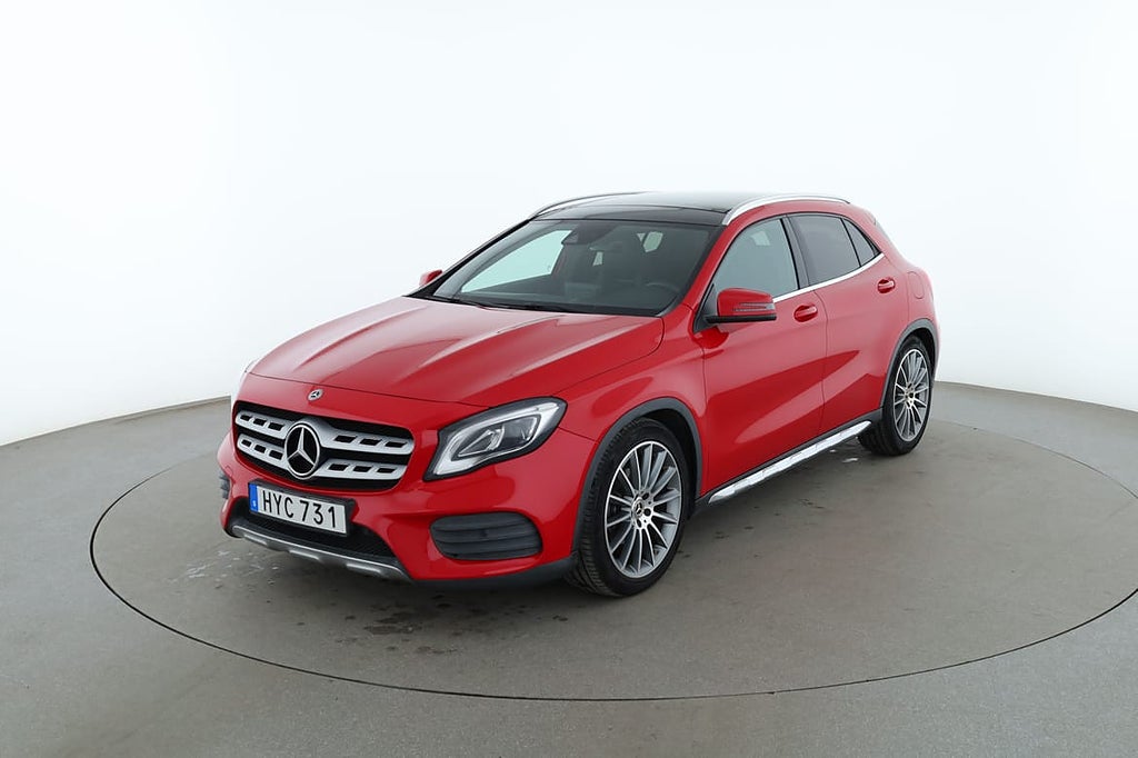 Mercedes-Benz GLA 200d AWD AMG Line / Drag, Pano, Värmare