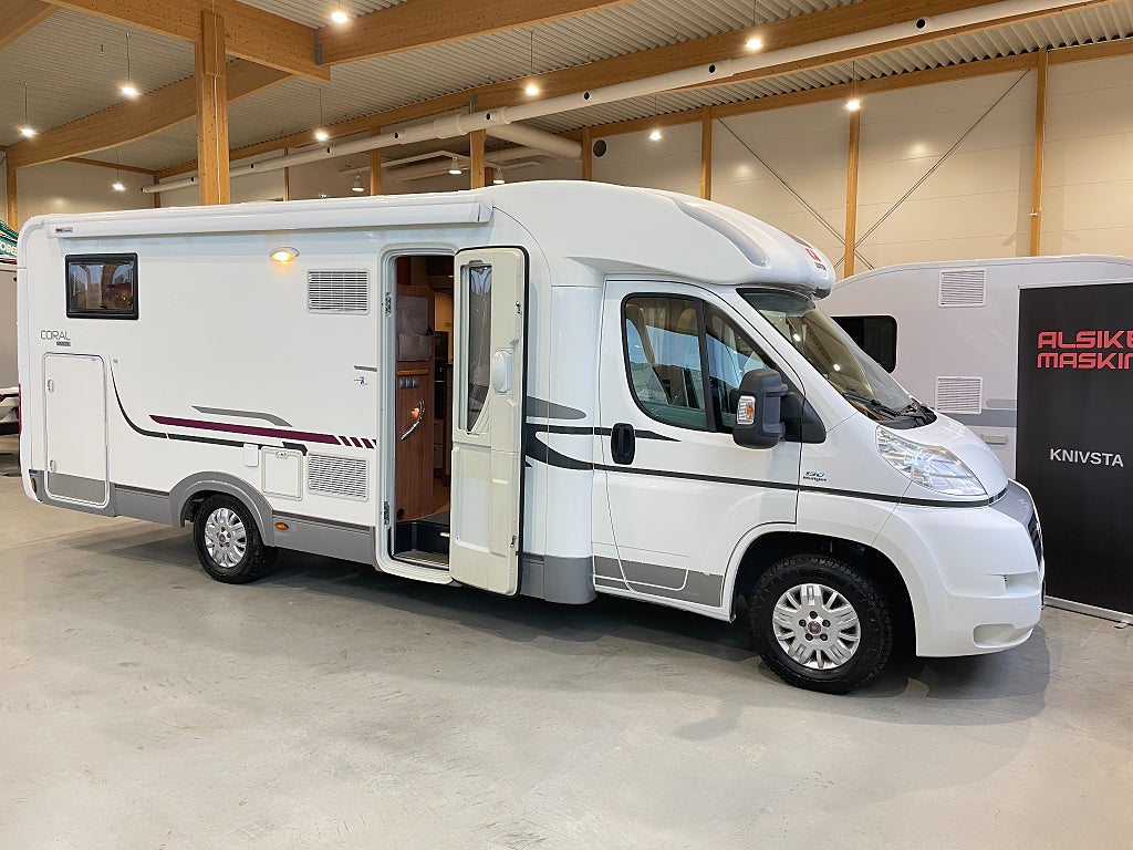 Adria Coral 670 SL /B-körkort/Höga långbäddar/Garage/3980mil
