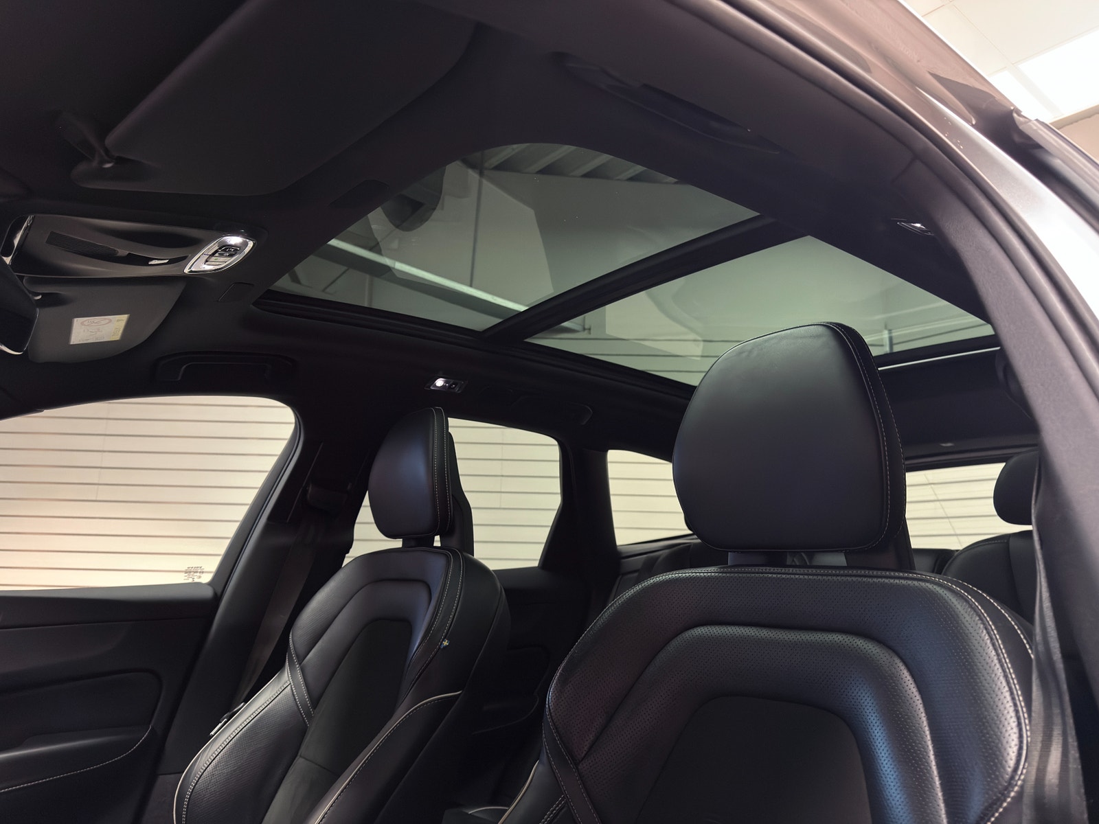 Volvo XC60 T5 AWD R-Design 254hk | Drag | Panorama | Klimatpaket 2018 - miniatyr 15