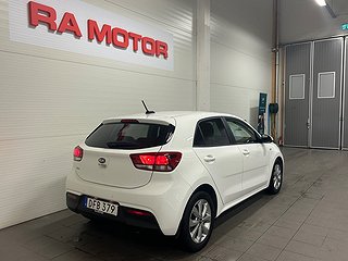 Halvkombi Kia Rio 6 av 22