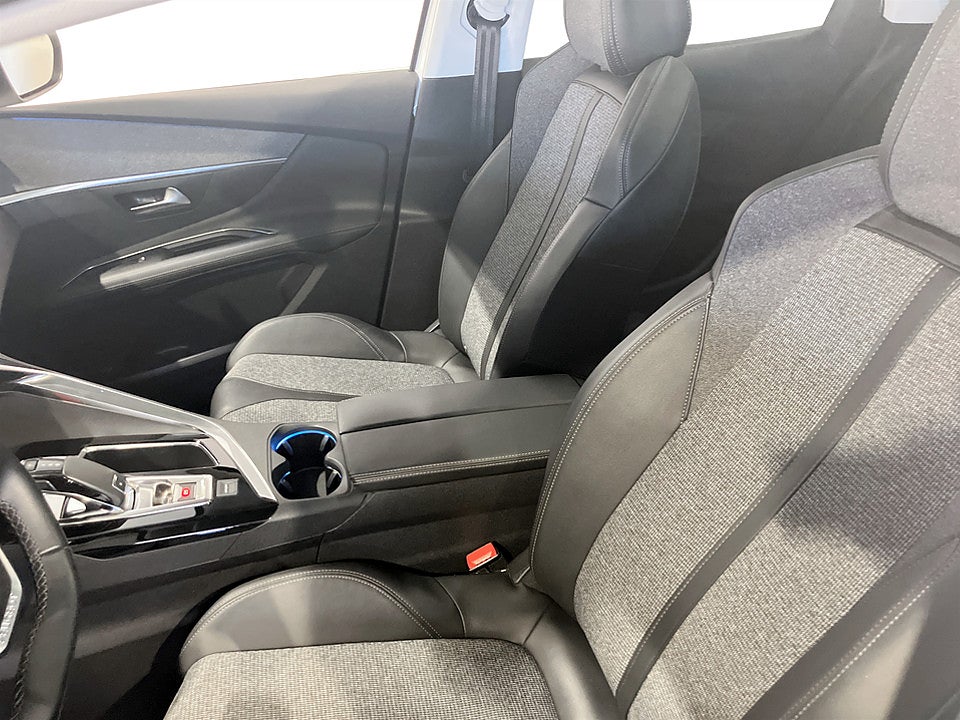 Bild på Peugeot 3008 Allure 1.5 BHDi 130hk Aut DRAG B-KAMERA