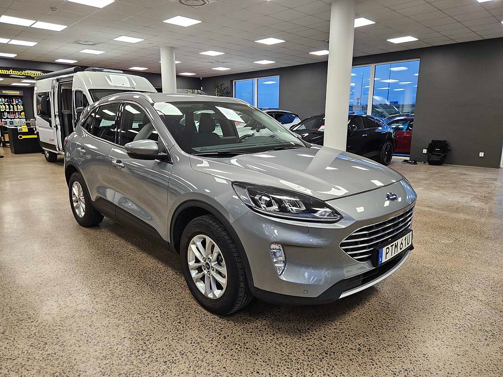 Ford Kuga Plug-In Hybrid Titanium Kamera / Drag / CarPlay / MOMS