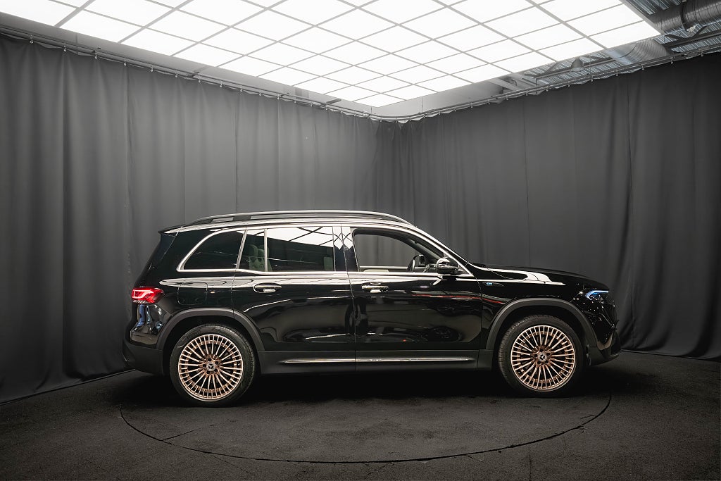 Mercedes-Benz EQB 350 4M EDITION 1 AMG PREMIUM PANO 20' LÄDER 360 MOMS