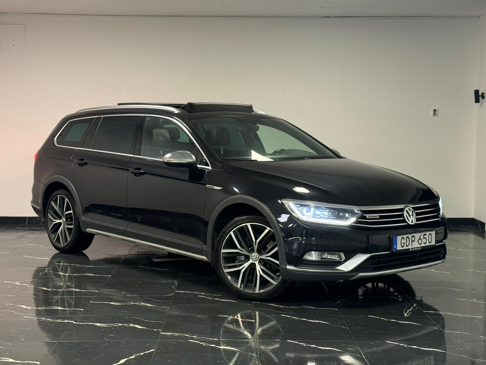 Volkswagen Passat 2016, photo 3/47