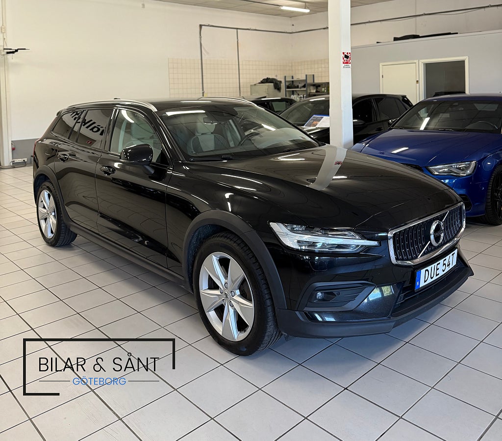 Volvo V60 Cross Country D4 AWD 190hk Geartronic Dragkrok P-Värmare Vinterhjul