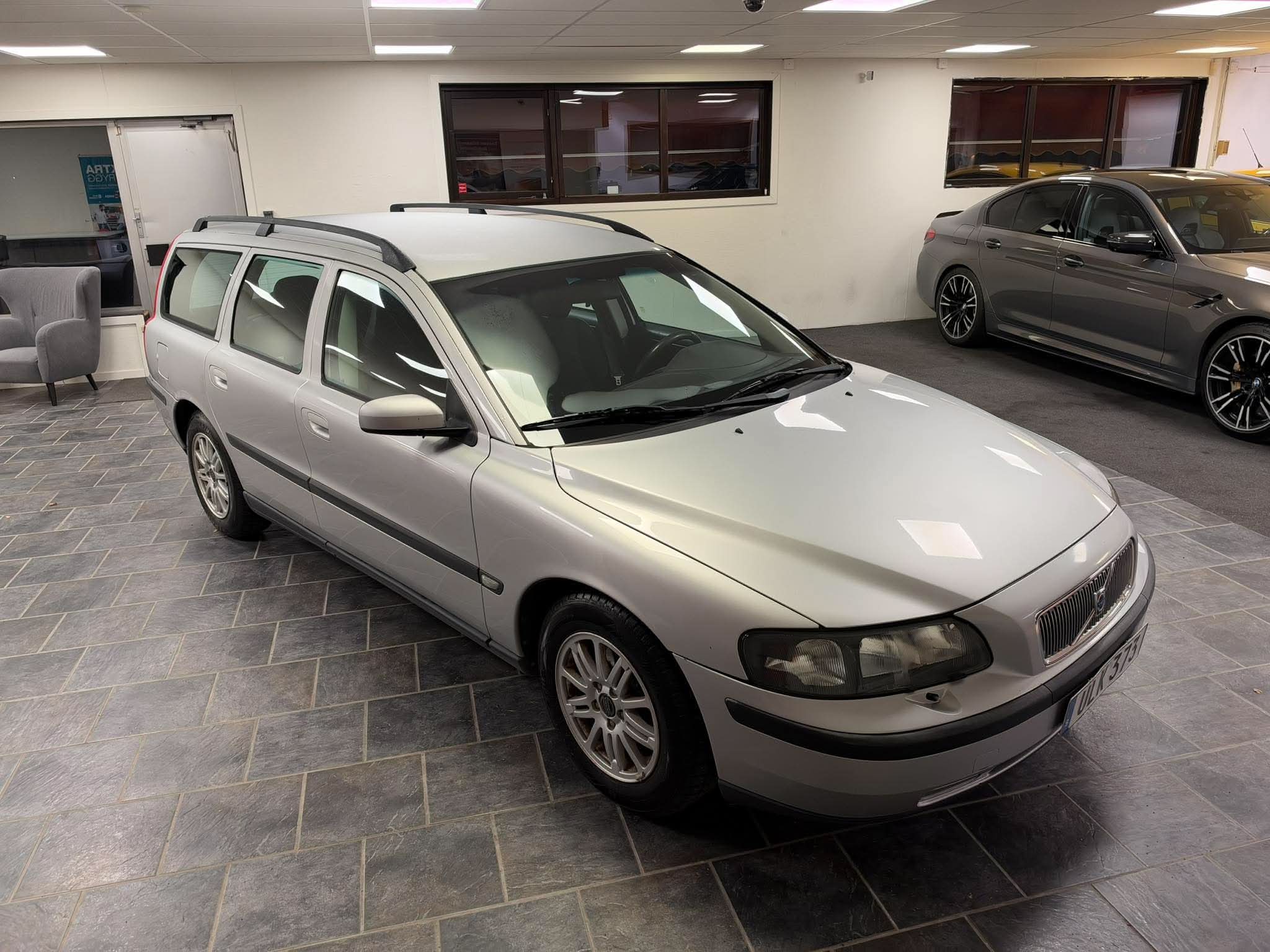 Volvo V70 2.4 2004, photo 6/10