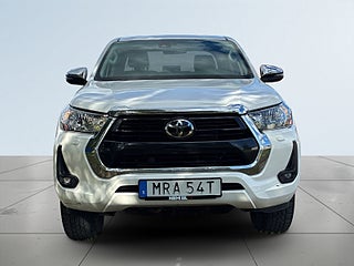Toyota Hilux Dubbelhytt 2.4 AWD MOMS Drag Mvärme Navi B-kamera S&V – bild 2
