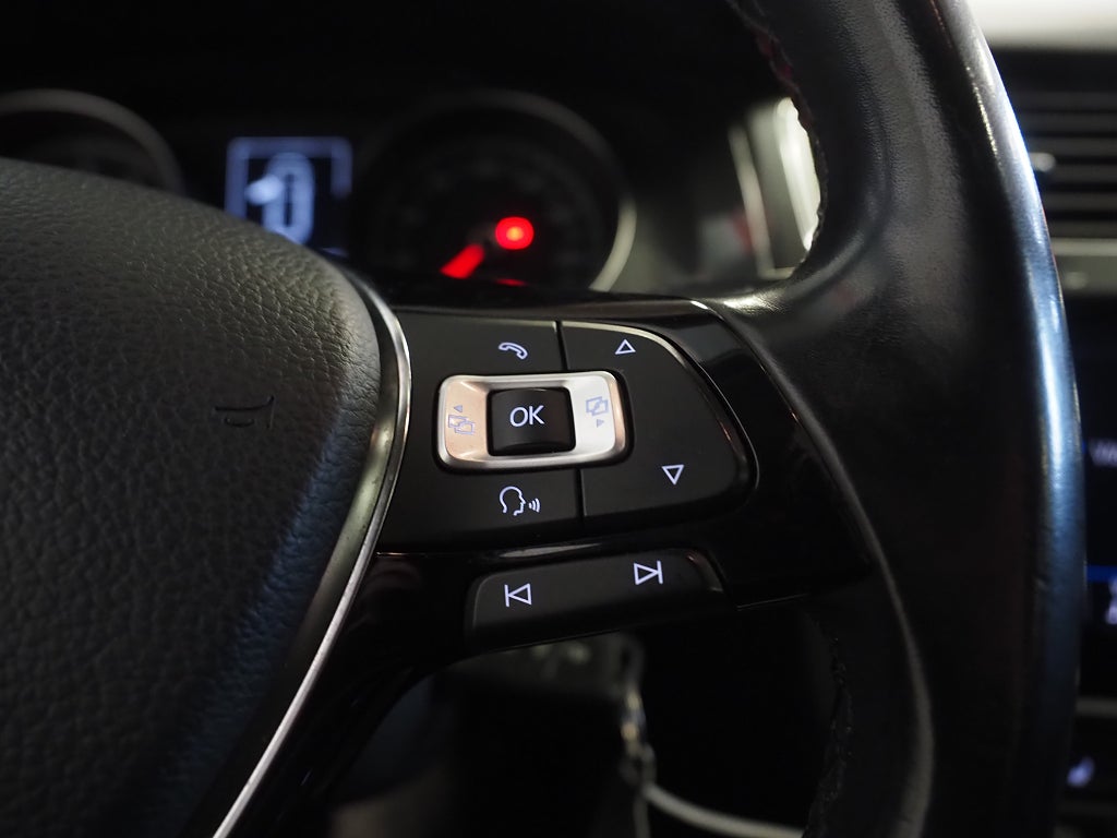 Volkswagen Golf Sportscombi 1.0 TSI DSG Dragkrok Backkamera M-Värmare 2018