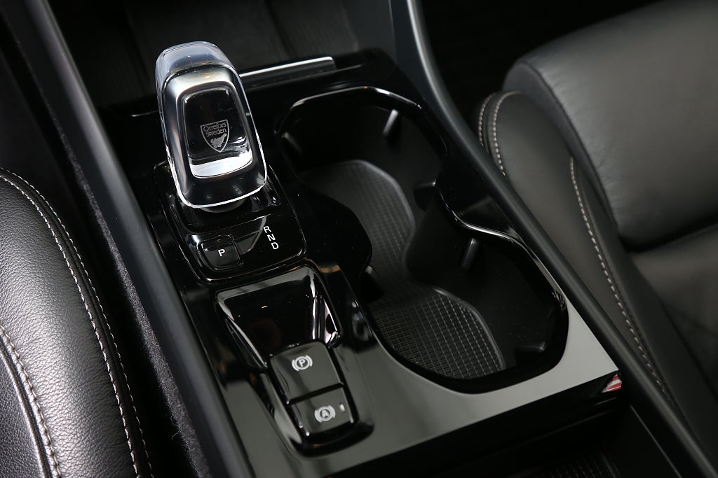 Volvo XC40 Recharge T4 Plug-in Inscription H/K Orrefors Drag Moms 2022