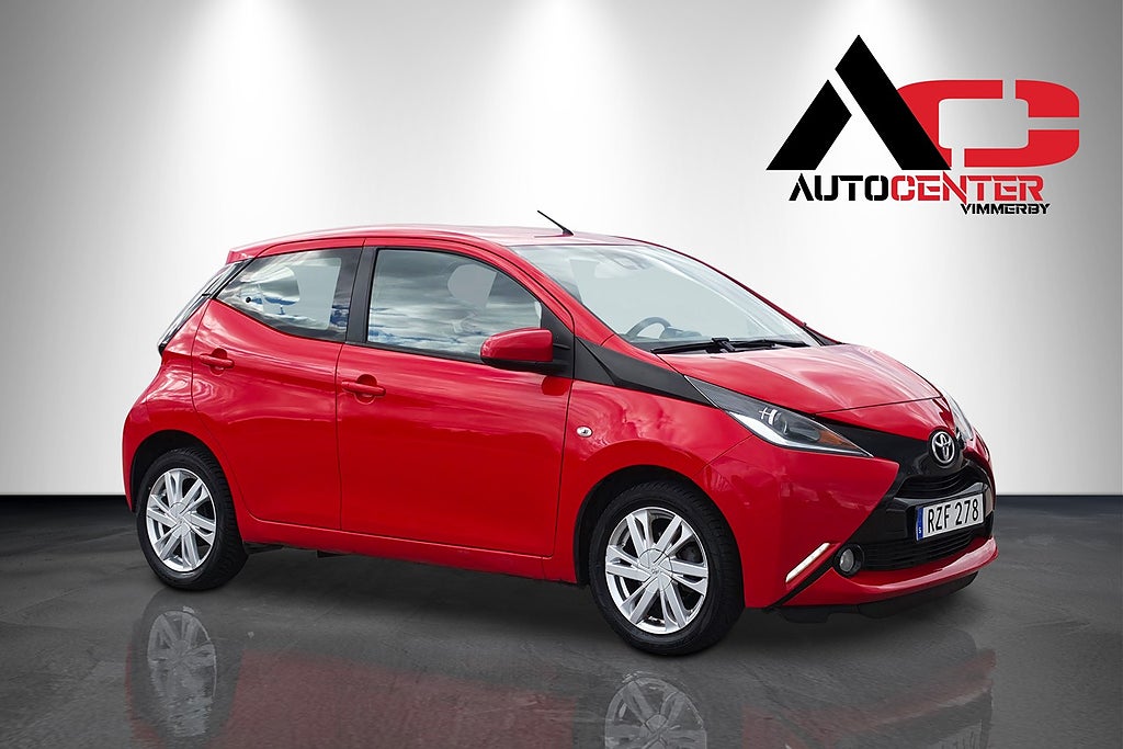 Toyota Aygo Backkamera 1.0 VVT-i x-shift X-PLAY 4,95%Ränta