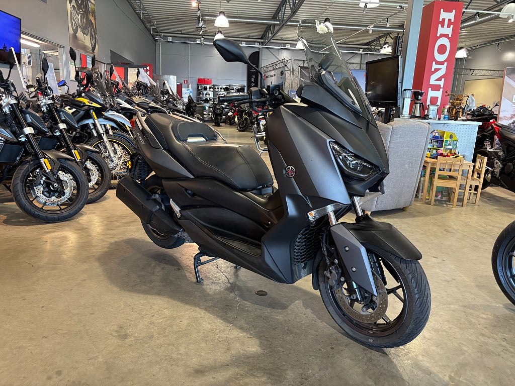 Yamaha X-Max 300 