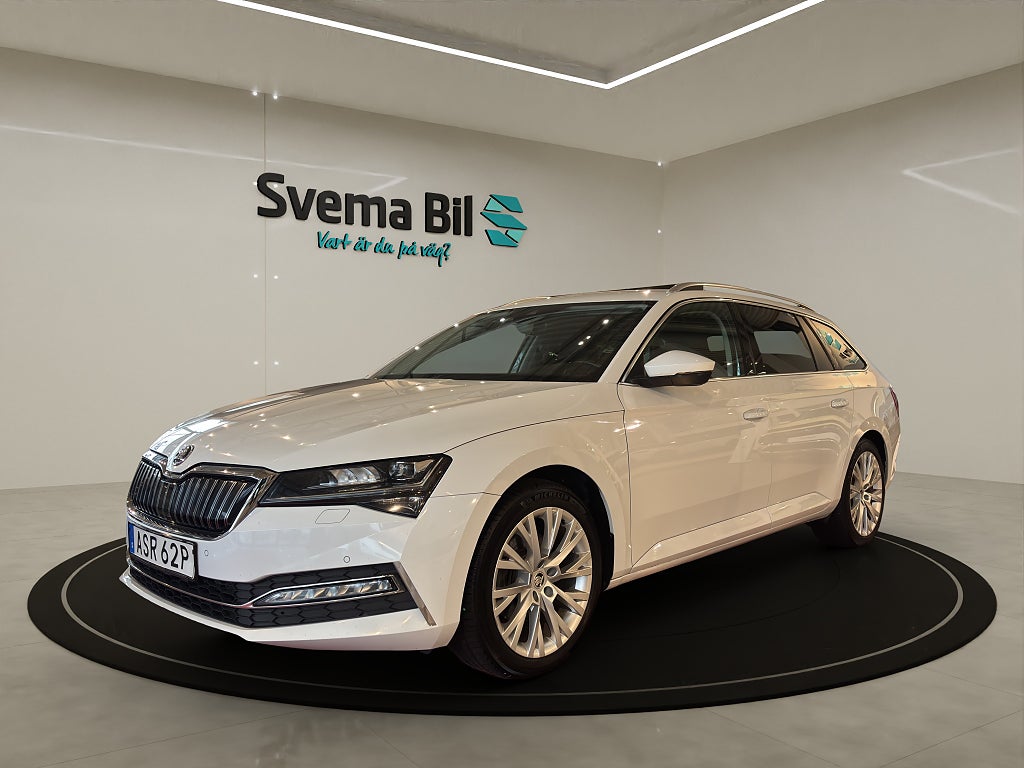 Skoda Superb iV Plug-in 218hk Style Kombi Automat