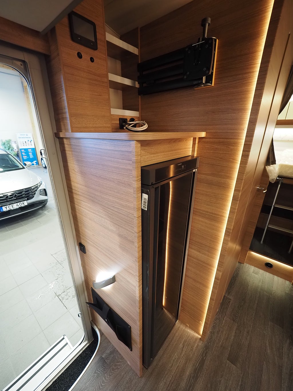 Weinsberg CaraSuite 700 MEG Aut I Markis I Taksäng