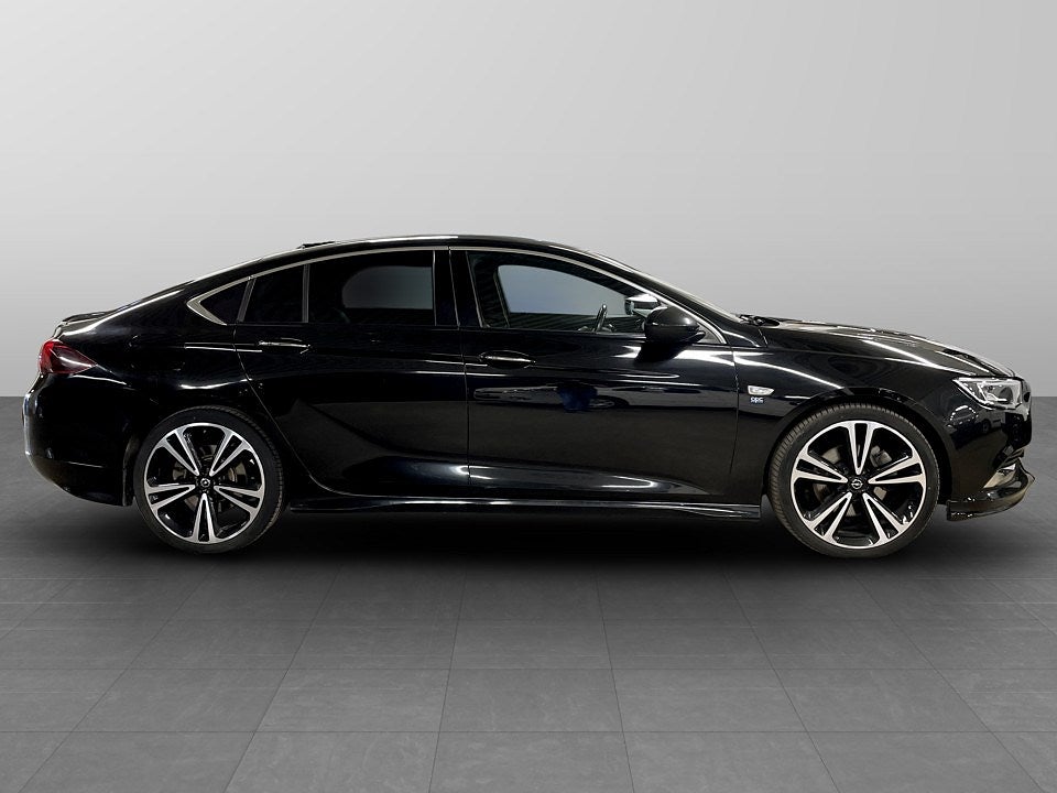 Bild på Opel Insignia Grand Sport 2.0 Turbo D 4x4 210hk Aut - OPC, TAKLUCKA
