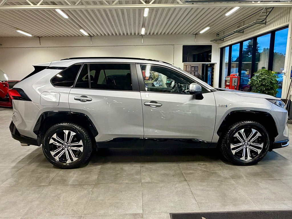 Toyota RAV4 2021 - miniatyr 8