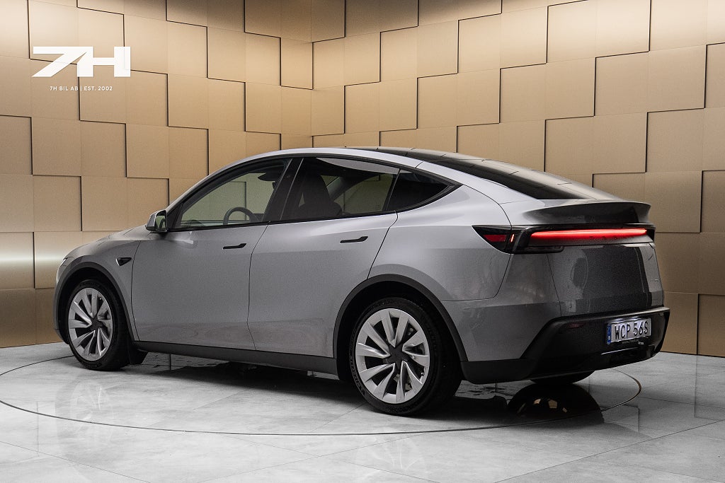 Tesla Model Y Long Range AWD Juniper / Drag / Pano / 360°