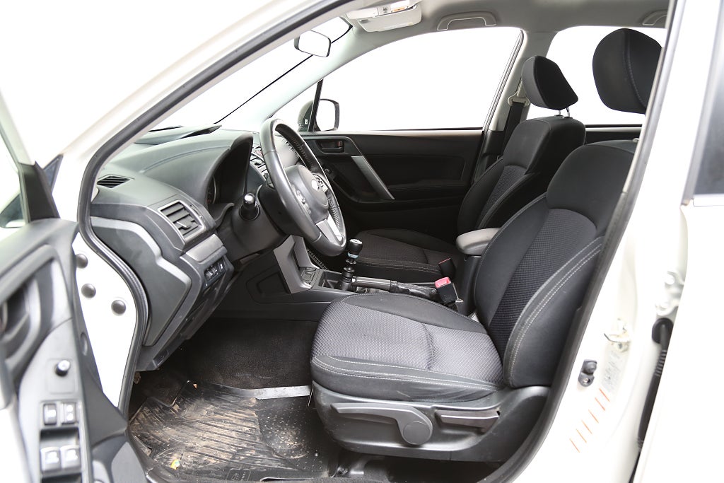 Subaru Forester 2,0i 150hk X AWD Motorv Dragkrok 2017