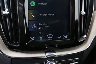 SUV Volvo XC60 21 av 30