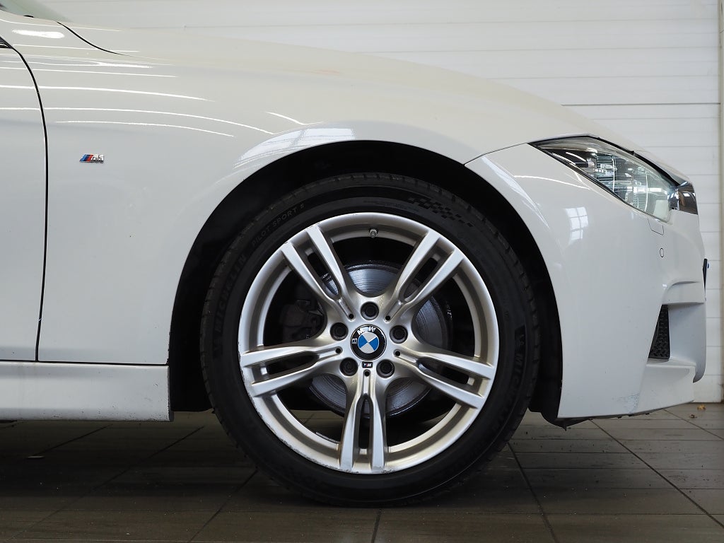 BMW 320d Sedan xDrive 190hk M Sport |Navi|Skinn|Kamera|Drag|