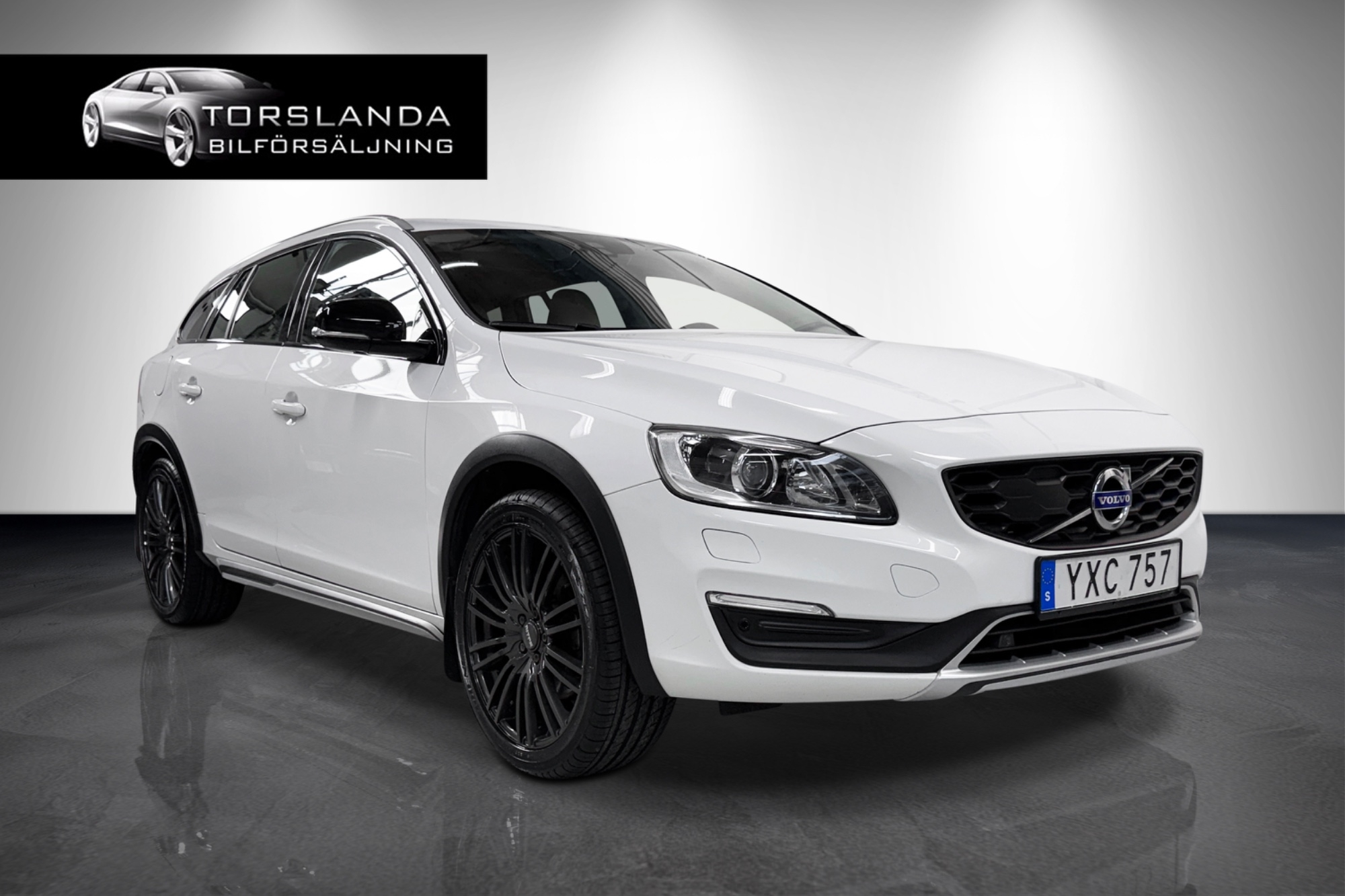 Volvo V60 Cross Country 2018, photo 4/10