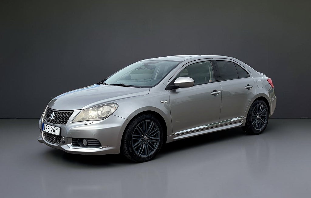 Suzuki Kizashi 2.4 DOHC 16V 4x4 CVT AUTOMAT