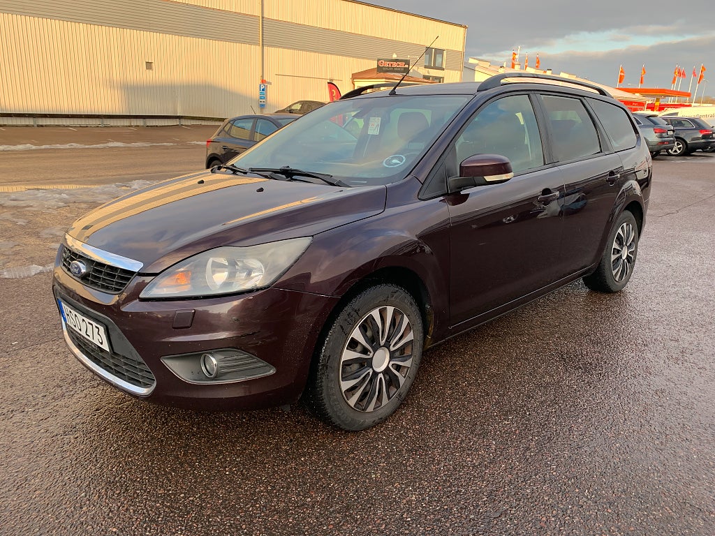 Ford Focus 1.8 Flexifuel Titanium Nybesiktad AC Servad Dragkrok