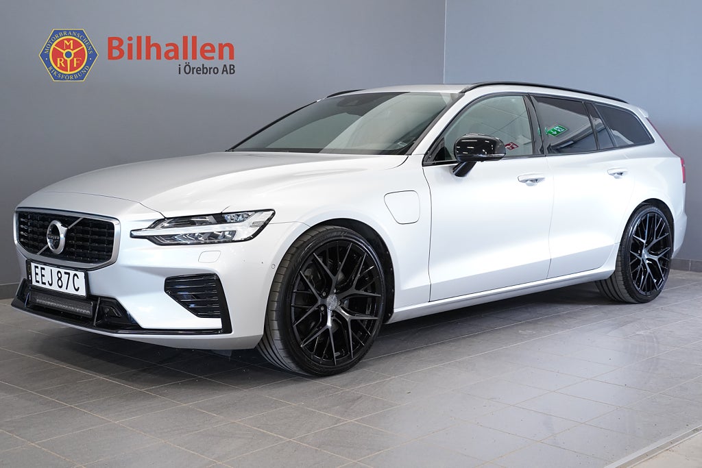 Volvo V60 Recharge T6 AWD R-Design Pano H/K 360° HUD Drag Nav VOC