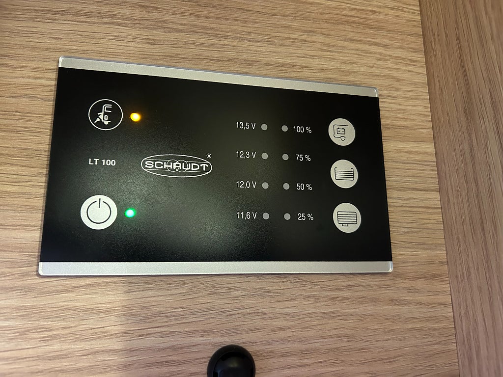 Sunlight Capron T68 / Taksäng /Solcell / Ugn / Utv. dusch  - Sunlight