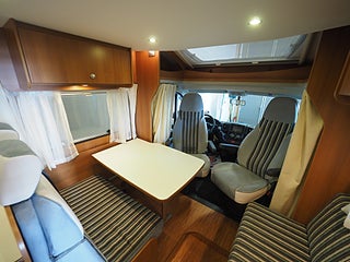 Husbil-halvintegrerad Carado T 448 7 av 17