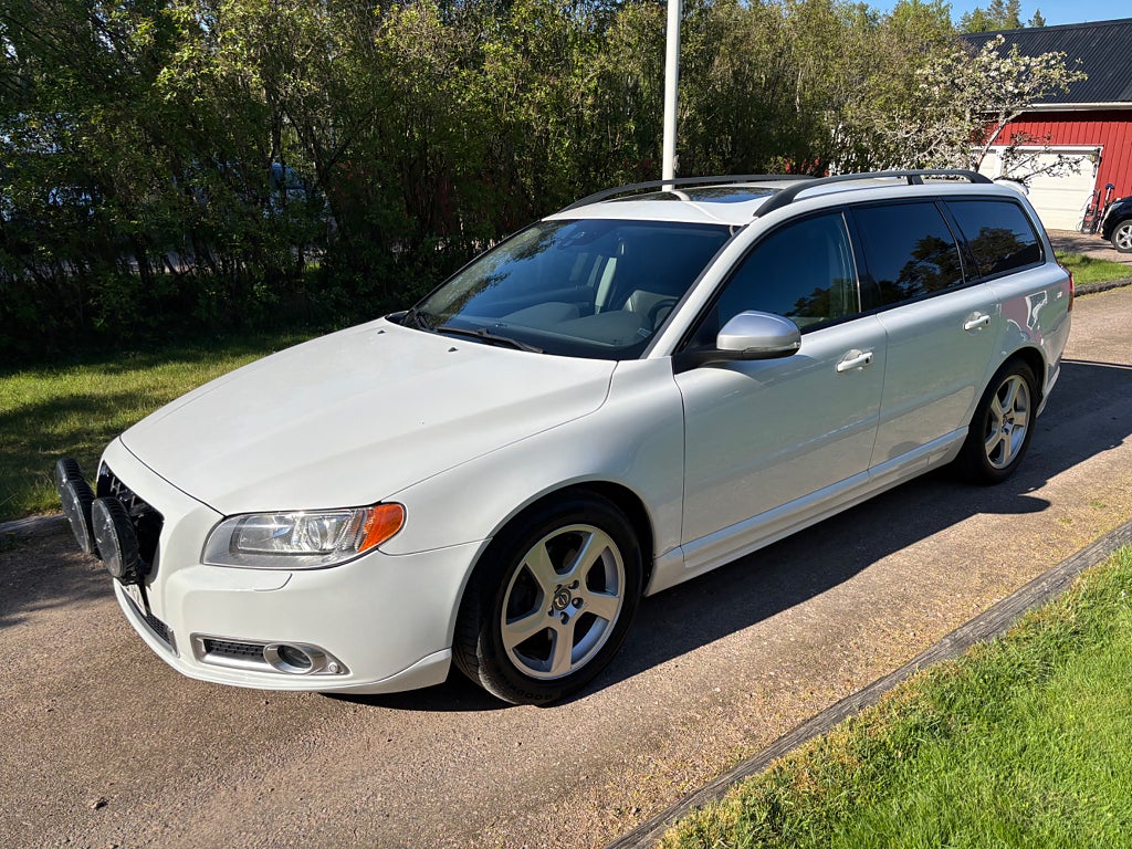 Volvo V70 ( Bokad ) D4 Geartronic R-Design Euro 5