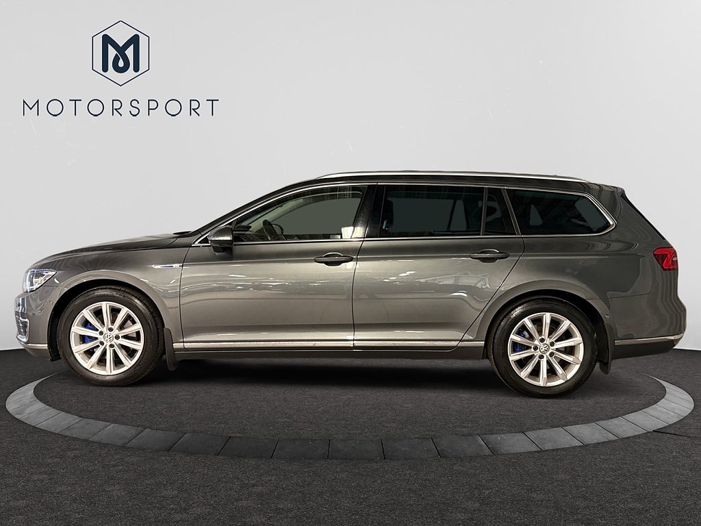 Volkswagen Passat Variant GTE Aut Plug-in Drag Navi Skinn Kamera HUD Adp bild 3