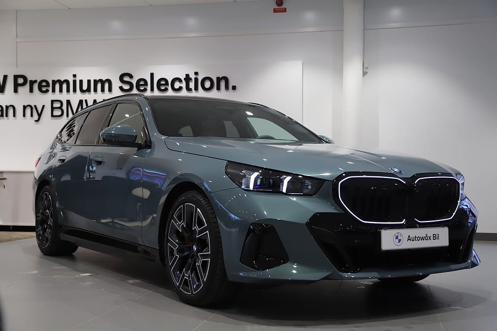BMW 530e xDrive Touring M Sport Business / B&W / 20\" / M Sport PRO