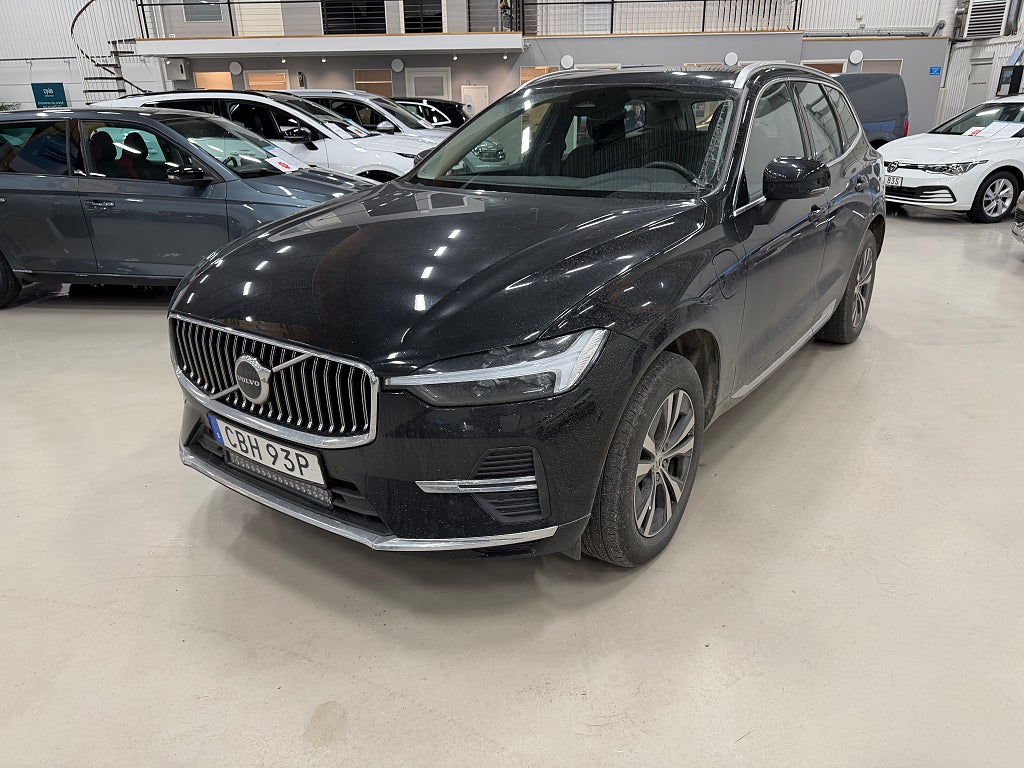 Volvo XC60 Recharge T6 AWD Momentum Drag Pano 3,45%Ränta