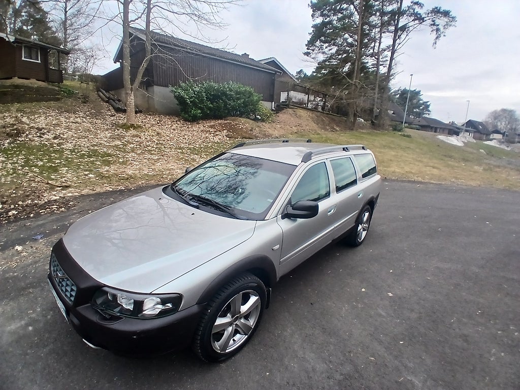 Volvo XC70 2.5T AWD Business 