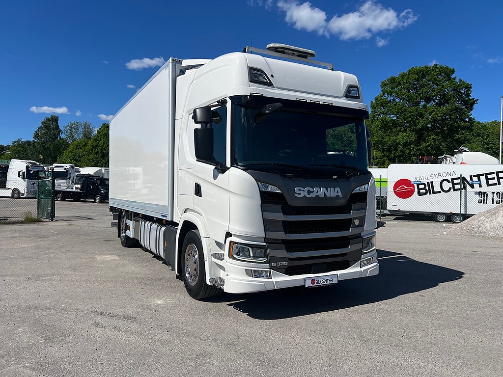 Scania G320 4x2 Maskintransport, Borrigg, Servicebil