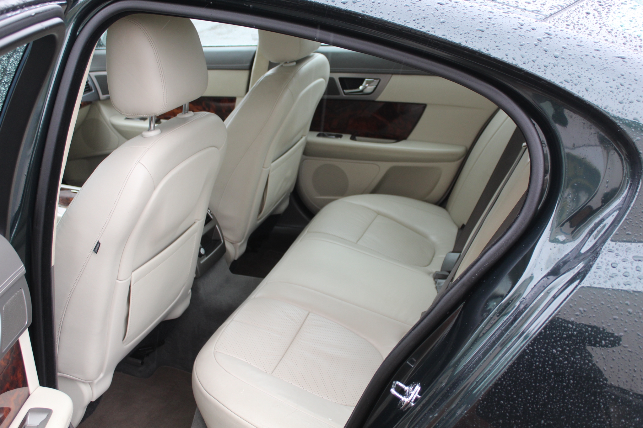 Jaguar XF 2011, kuva 6/40