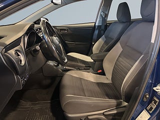 Toyota Auris Hybrid e-CVT Active Plus Kamera Navi Skinn S&V-hjul – bild 7